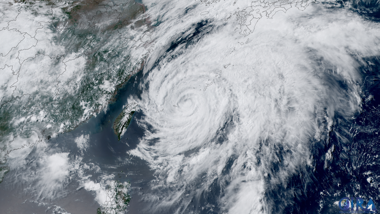 沖縄付近に雨と風をもたらした台風2号(Mawar)の衛星画像。2023年6月1日(画像:CSU/CIRA & JMA/JAXA ひまわり画像 / パブリックドメイン)